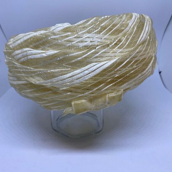 Vintage Cream Hat  - Picture 1 of 9